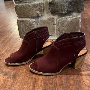 Women’s Open Toe Chunky Heel Bootie size 8.5